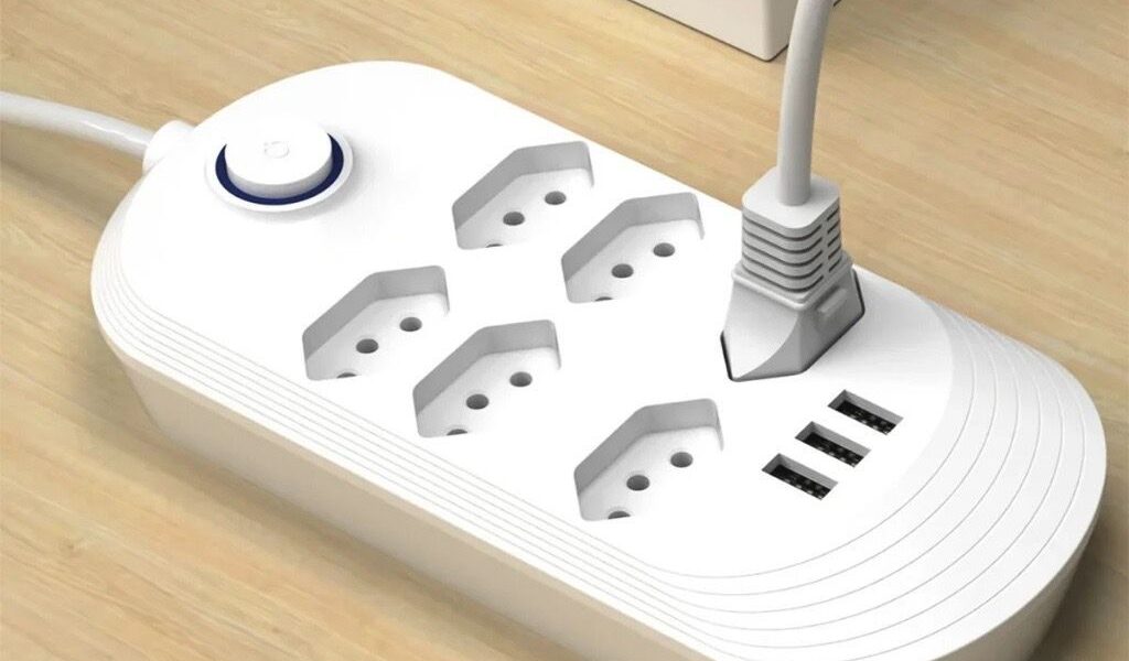 Régua Extensão 6 Tomadas E 3 Entradas USB Bivolt 110v/220v