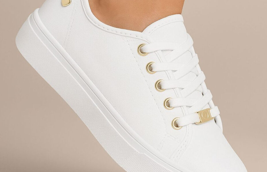 Tênis Feminino Pingente Coração Branco Casual Confortável Slip On