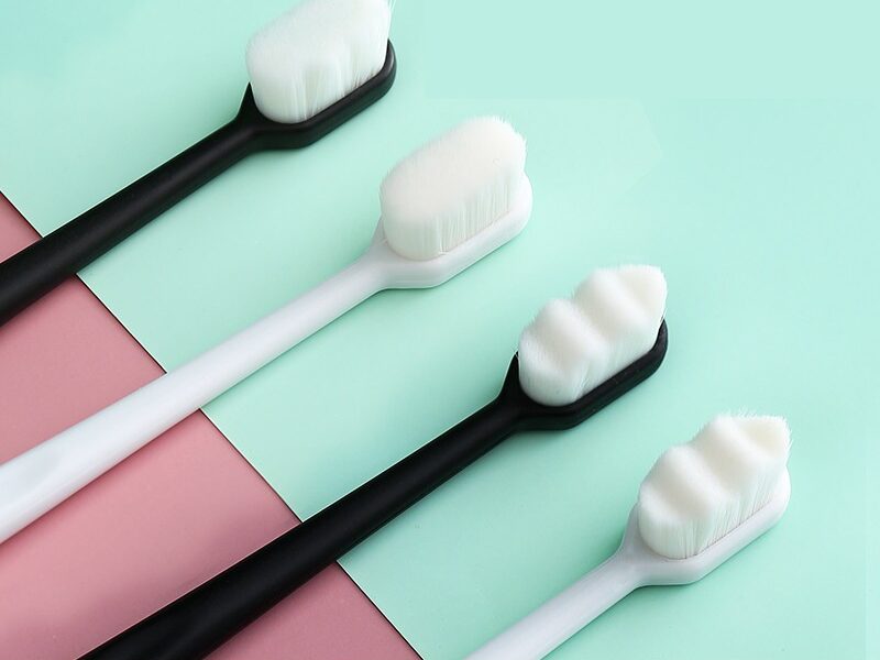 Escova de Dentes com Muitas Cerdas Mícron Japonesa