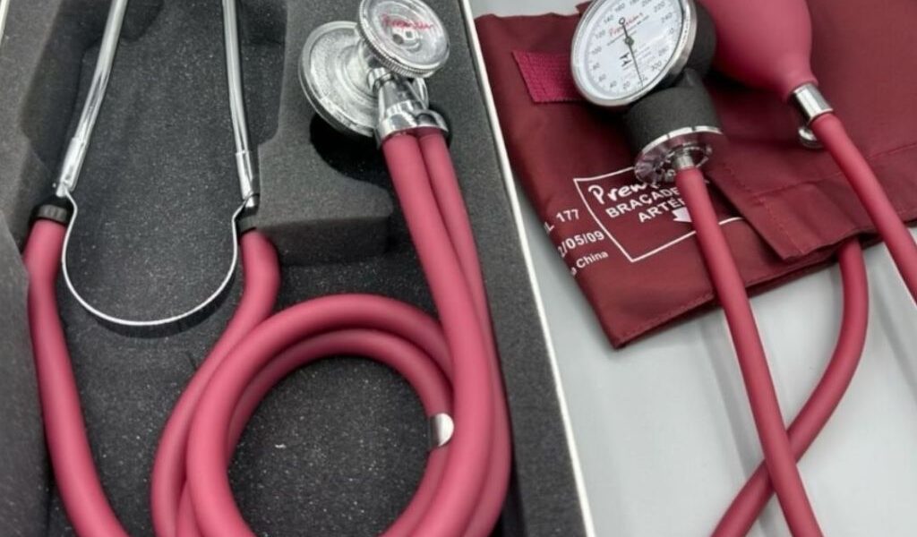 Kit Médico Profissional – Aparelho de Pressão + Estetoscópio Premium - Cores