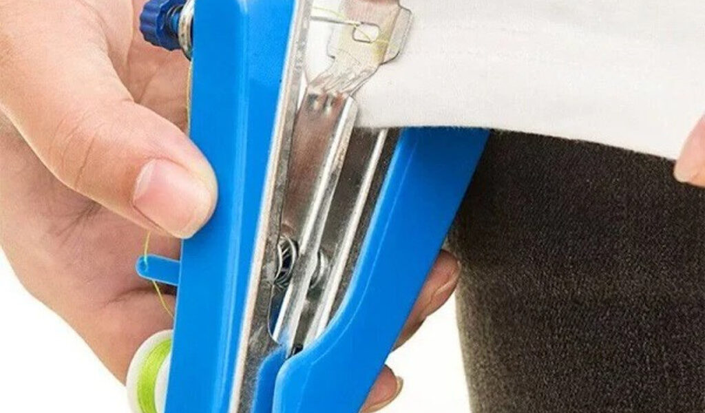 Mini Máquina De Costura Manual Portátil De Mão