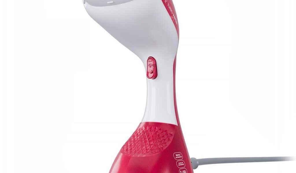 Passadeira a Vapor Britânia Bivolt 220ml 1200W BVPE01