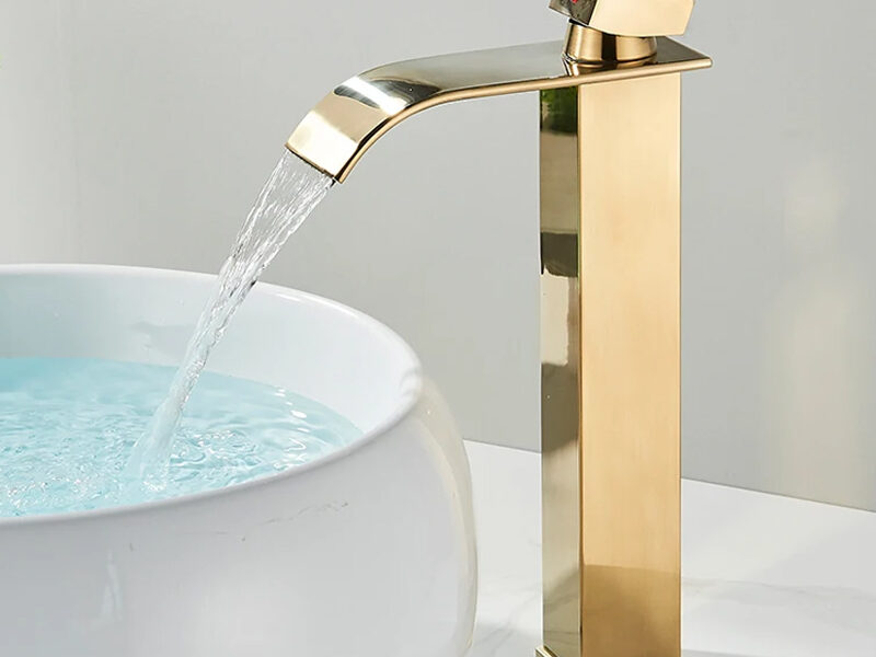 Torneira Banheiro Dourado Cascata Misturador Monocomando Torneira Lavabo Premium Metal + Plástico