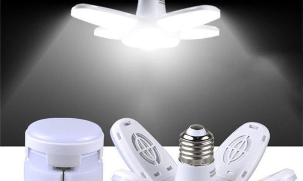 Lâmpada LED Dobrável E27 28W Bivolt Branco frio ou quente Hastes Ajustáveis (Ajuste de Ângulo)