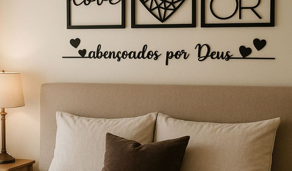 Kit 3 Quadros Cabeceira Amor Coração Geométrico + Frase Parede Abençoados Por Deus + 2 mini coração