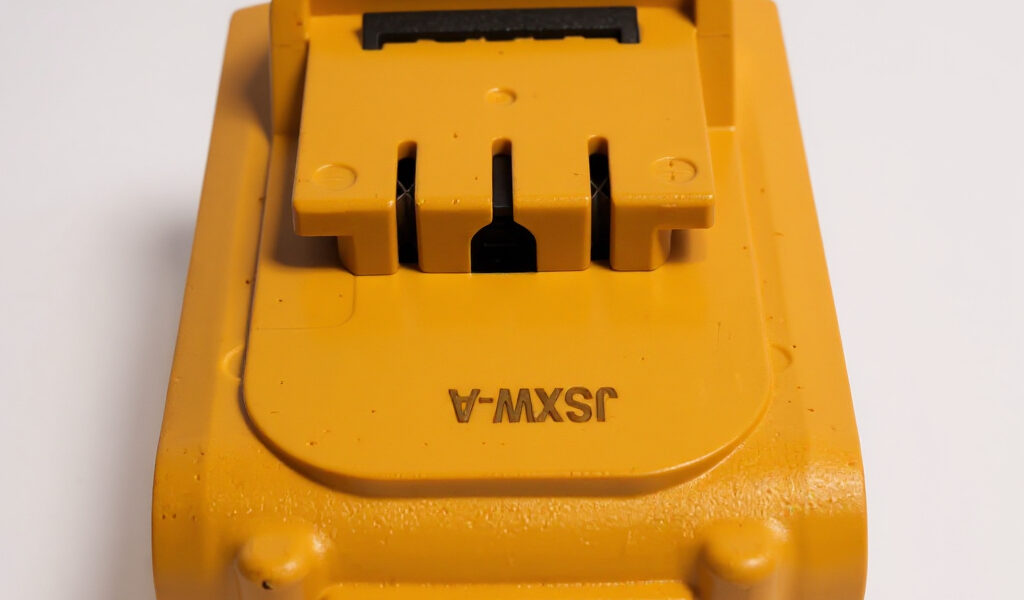 Bateria Furadeira E Parafusadeira 21v 2.0 Mah Bivolt