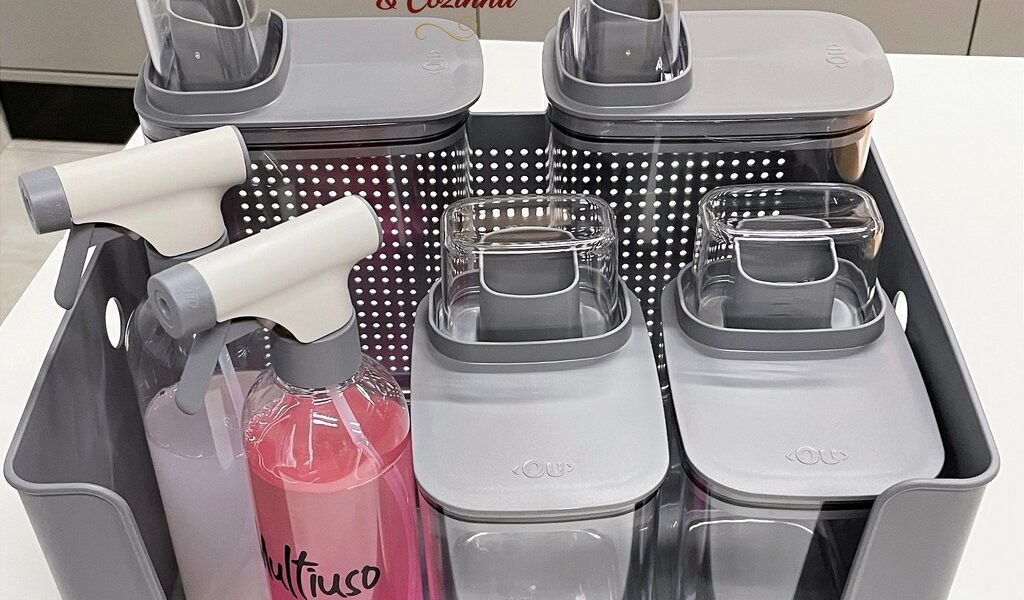 KIT LAVANDERIA 7 PEÇAS POTES CESTO E BORRIFADORES FLOW ESCOLHA SUA COR