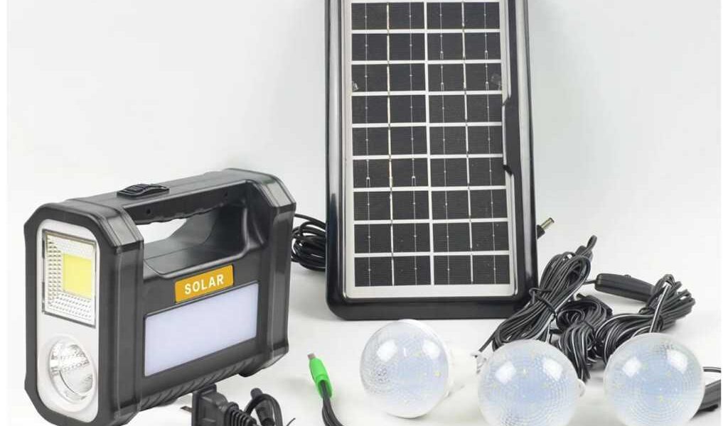 Luz Solar Energia Portátil Multifuncional Lanterna Brilhante Lâmpada Acampamento ao Ar Livre