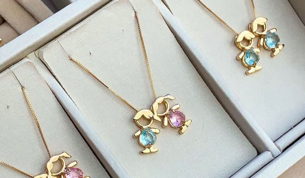 [ SEMI JOIA ] Colar Filhos Menino Menina Barriga Casal ou 3 Banho Ouro 18k Presente Dia das Mães Acessórios Femininos